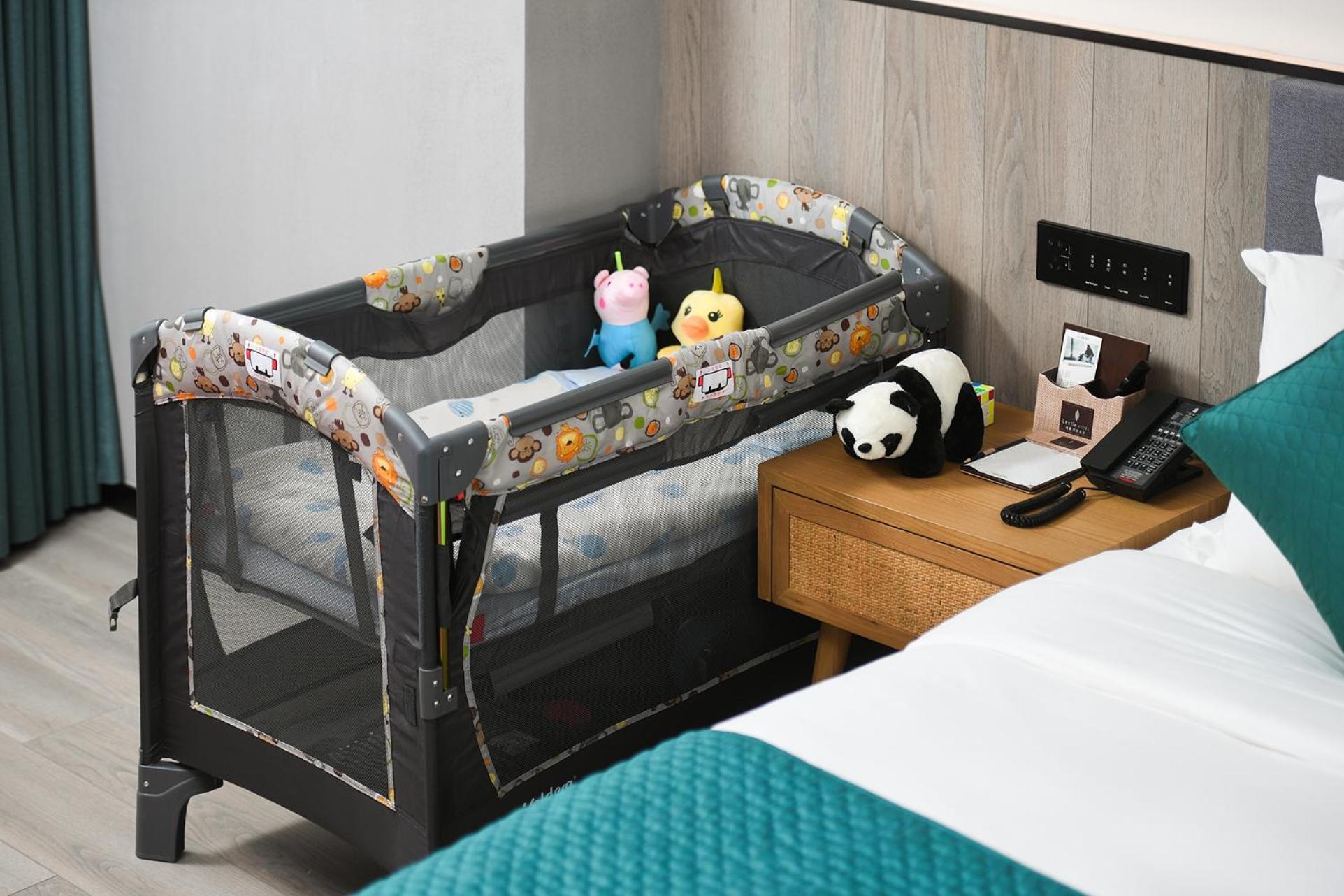 Mehood Lestie International Hotel Nancun Wanbo Metro Station Branch - Free Shuttle Bus To Canton Fair Complex During Canton Fair Period & Free Breakfast & Free Afternoon Tea & Free Midnight Snack & Free Vpn Internet Access Ngoại thất bức ảnh