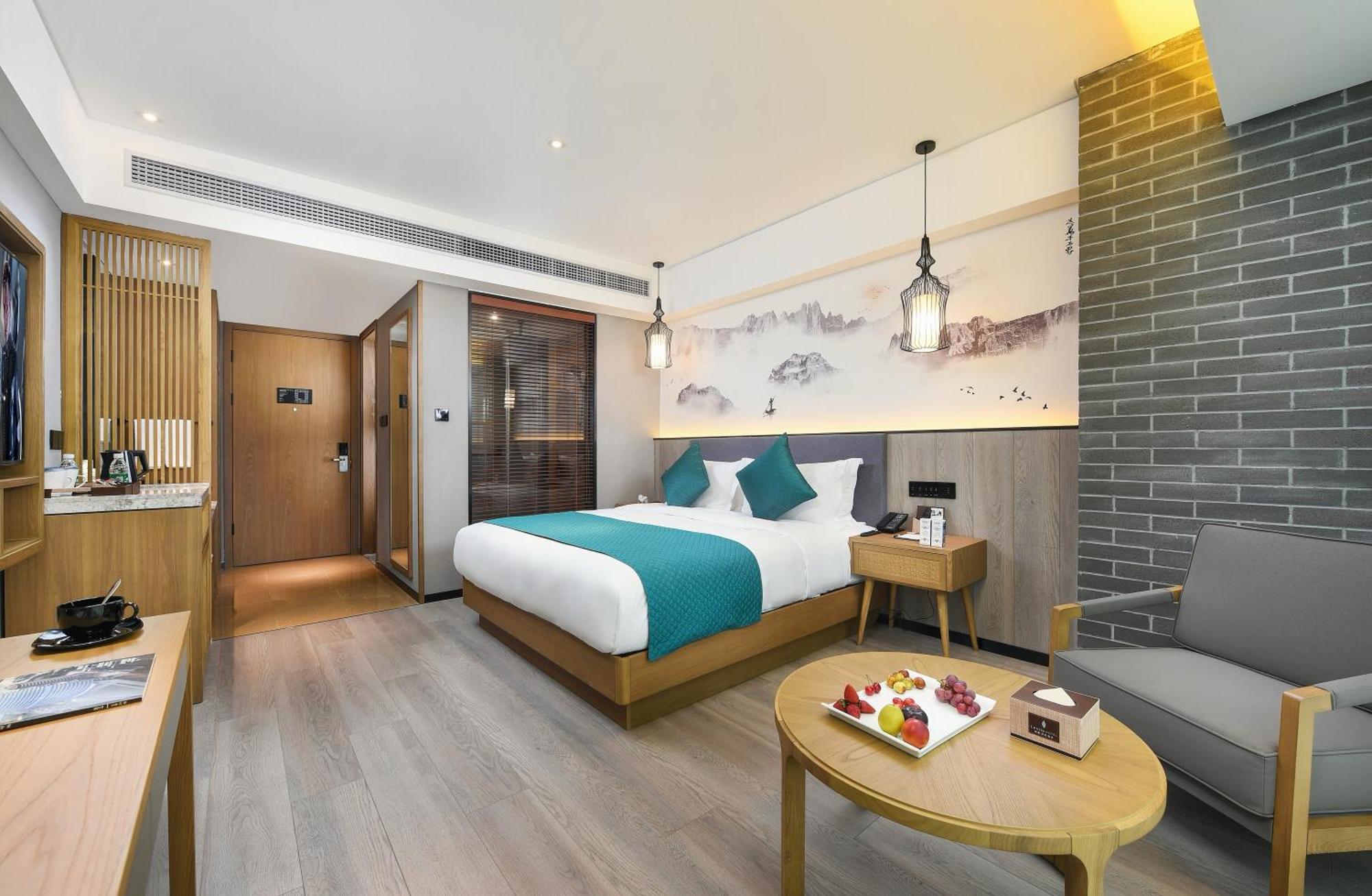 Mehood Lestie International Hotel Nancun Wanbo Metro Station Branch - Free Shuttle Bus To Canton Fair Complex During Canton Fair Period & Free Breakfast & Free Afternoon Tea & Free Midnight Snack & Free Vpn Internet Access Ngoại thất bức ảnh
