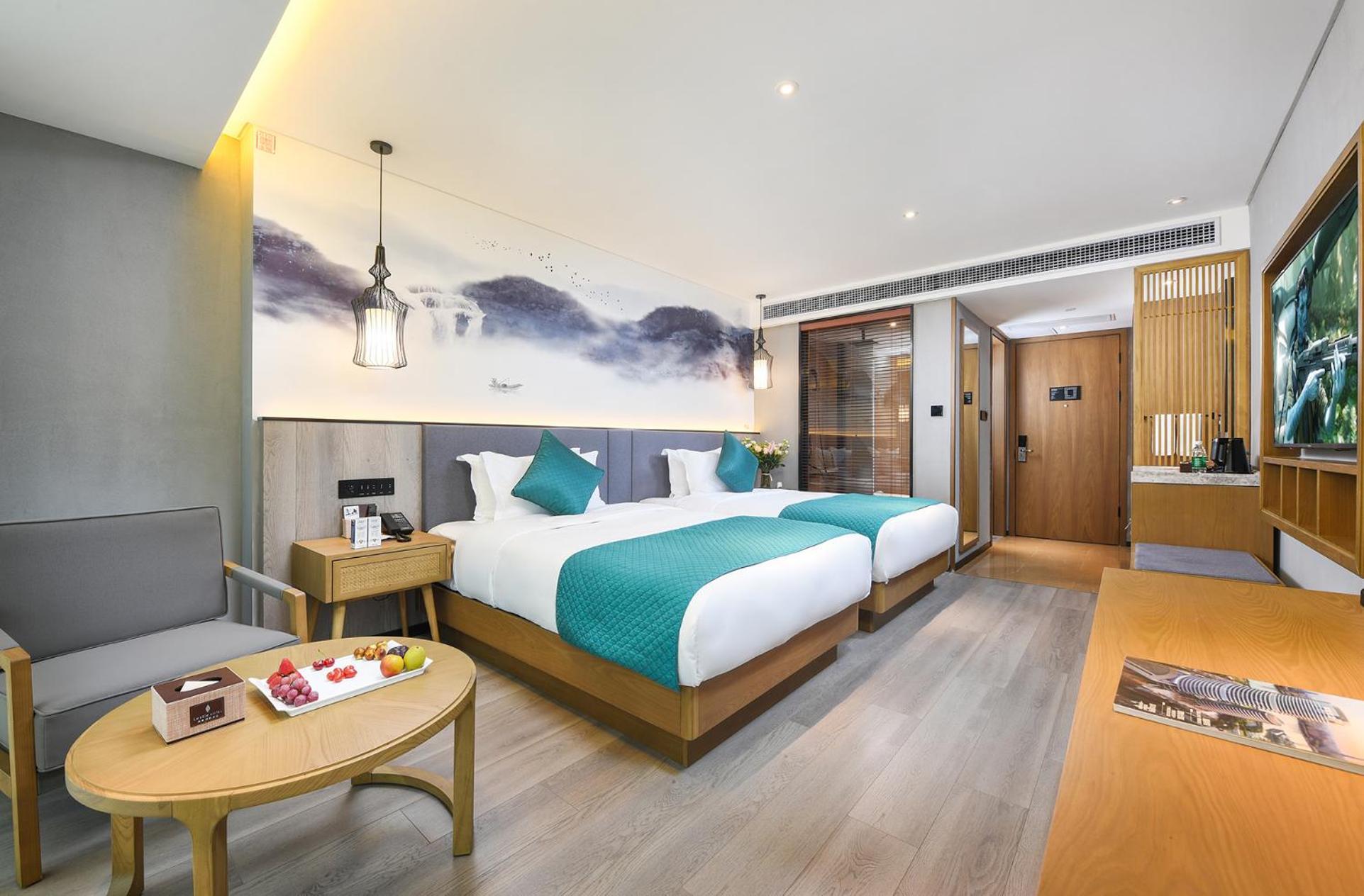 Mehood Lestie International Hotel Nancun Wanbo Metro Station Branch - Free Shuttle Bus To Canton Fair Complex During Canton Fair Period & Free Breakfast & Free Afternoon Tea & Free Midnight Snack & Free Vpn Internet Access Ngoại thất bức ảnh