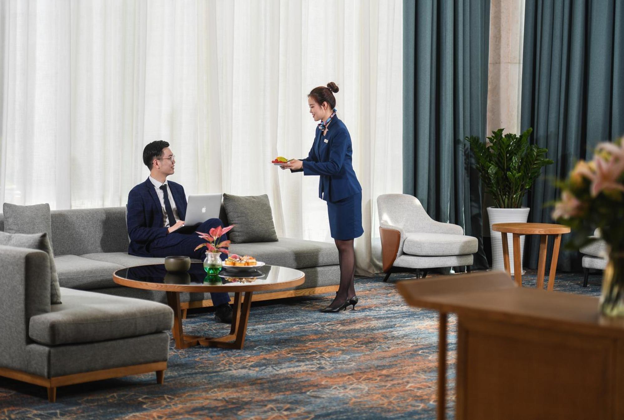 Mehood Lestie International Hotel Nancun Wanbo Metro Station Branch - Free Shuttle Bus To Canton Fair Complex During Canton Fair Period & Free Breakfast & Free Afternoon Tea & Free Midnight Snack & Free Vpn Internet Access Ngoại thất bức ảnh