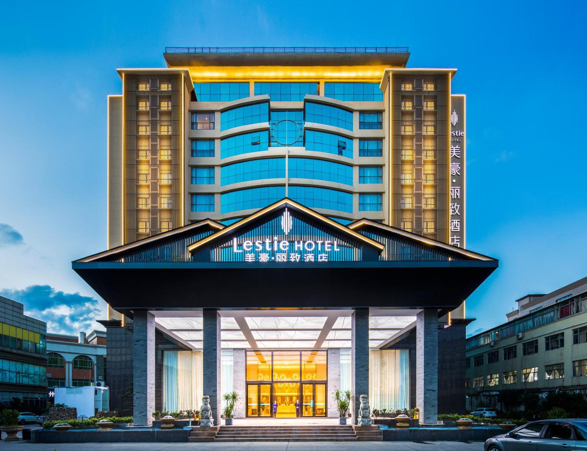 Mehood Lestie International Hotel Nancun Wanbo Metro Station Branch - Free Shuttle Bus To Canton Fair Complex During Canton Fair Period & Free Breakfast & Free Afternoon Tea & Free Midnight Snack & Free Vpn Internet Access Ngoại thất bức ảnh